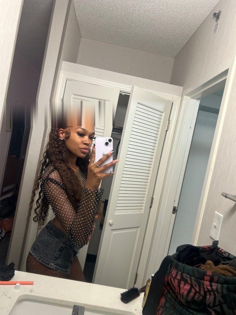 Discrete companion, 21 — Phoenix, Glendale, & Surrounding Areas