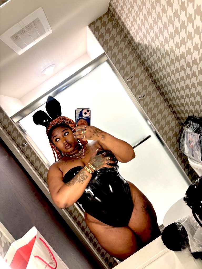 Discrete companion, 26 — Private location