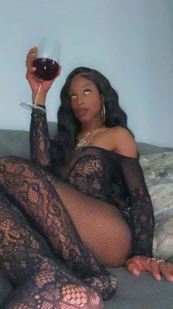 Discrete companion, 22 — eastern connecticut🌃🍾 📲OUTCALLS