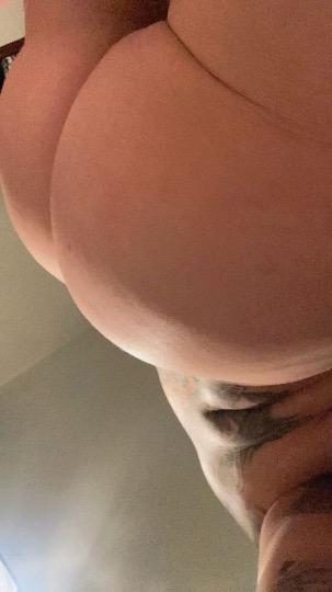 Discrete companion, 38 — In and out. Outcall preferred.