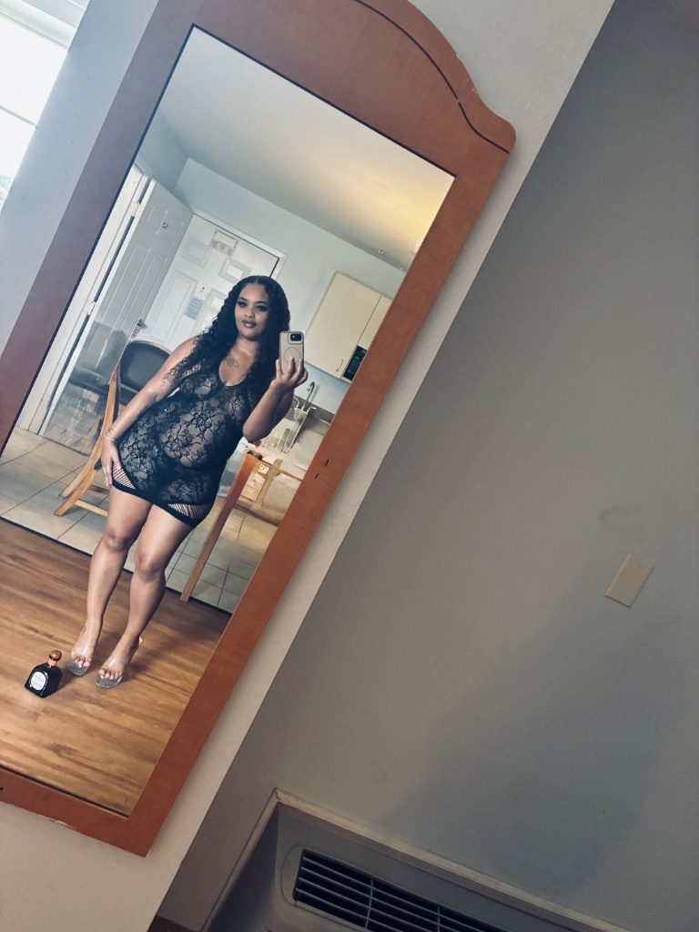Discrete companion, 23 — AVAILABLE 24 and 7 Parkdale area and Dowlen