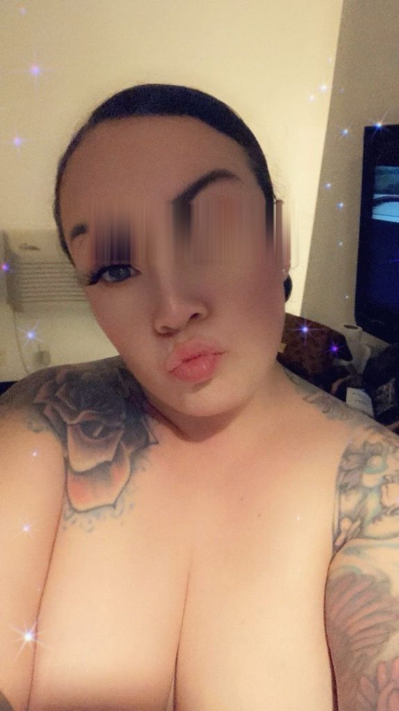 Discrete companion, 38 — In and out. Outcall preferred.