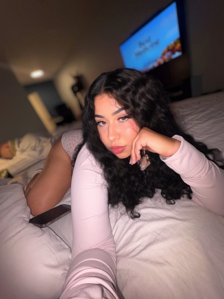 Discrete companion, 22 — GLENDALE  INCALL  & outcalls FaceTime shows and content💦💦😘