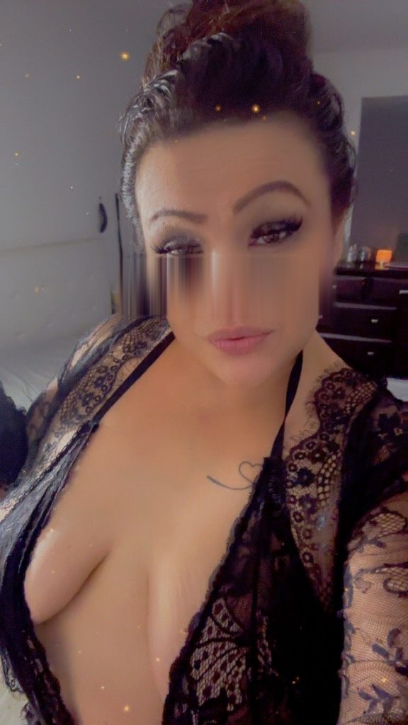 Discrete companion, 37 — Hosting safe & discreet location and Out call available for an extra fee