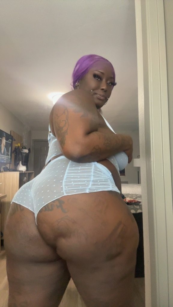 Discrete companion, 29 — Riverside incall only