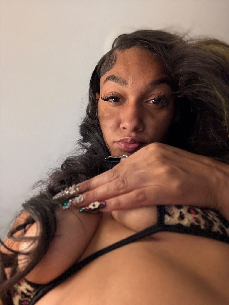 Discrete companion, 22 — DTLA , LAX , fashion district