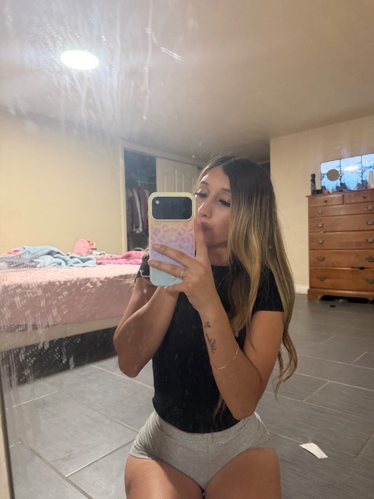 Discrete companion, 24 — Modesto ca