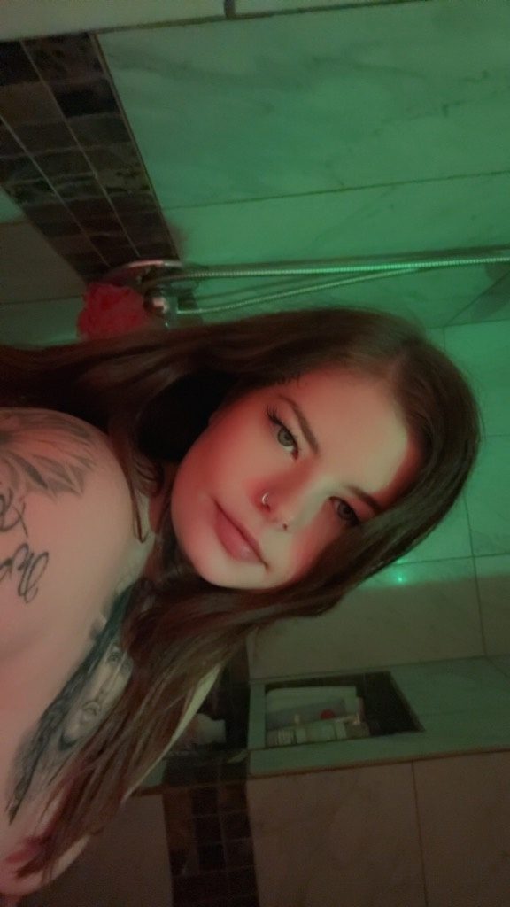 Discrete companion, 22 — Incalls when available and outcall i travel small deposits !