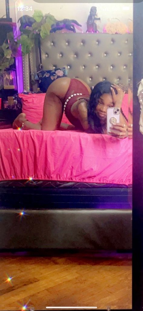 Discrete companion, 28 — Woodhaven Queens