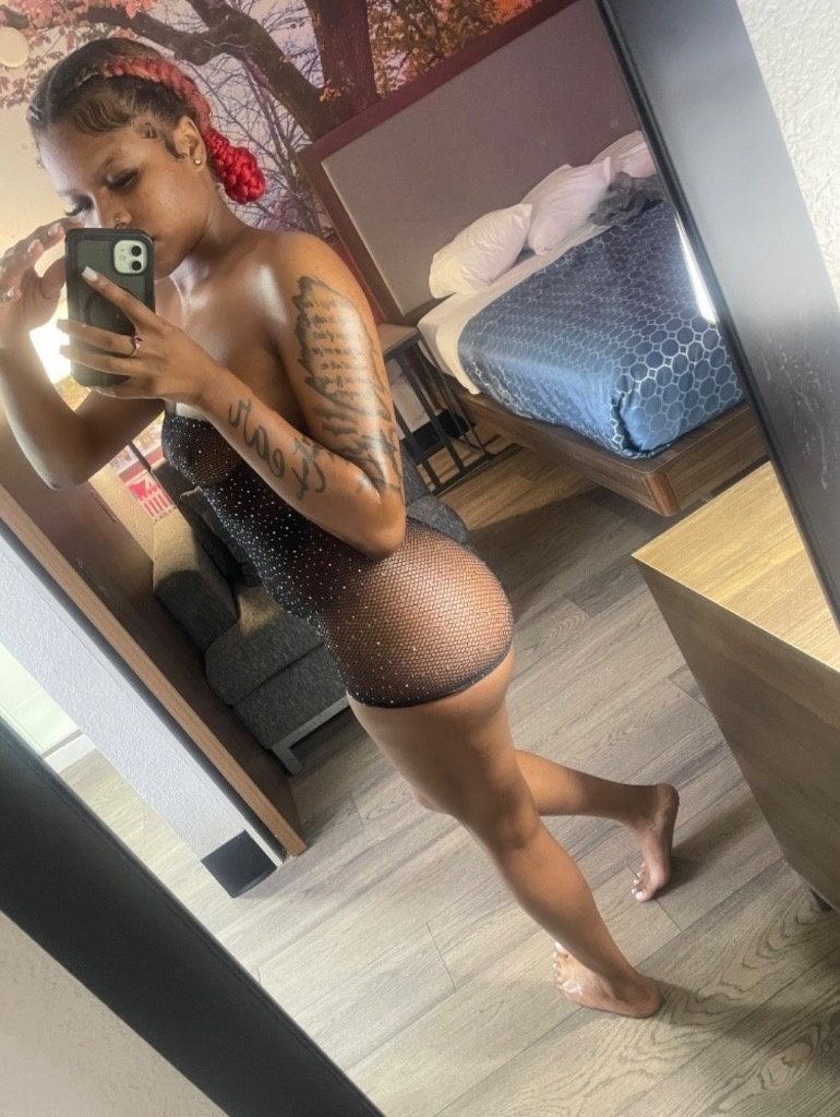 Discrete companion, 21 — Warner Robins