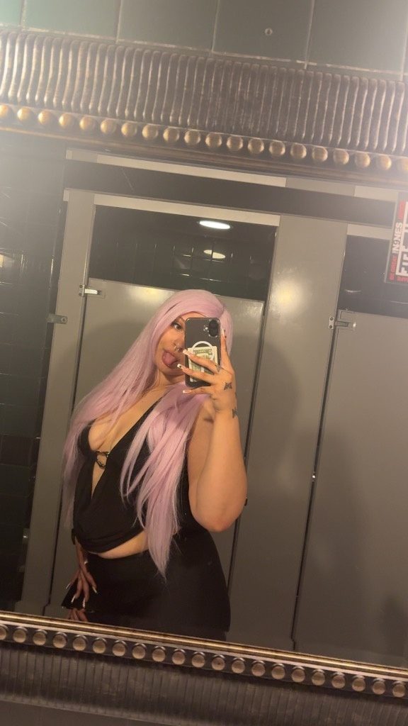 Discrete companion, 22 — OUTCALL ONLY