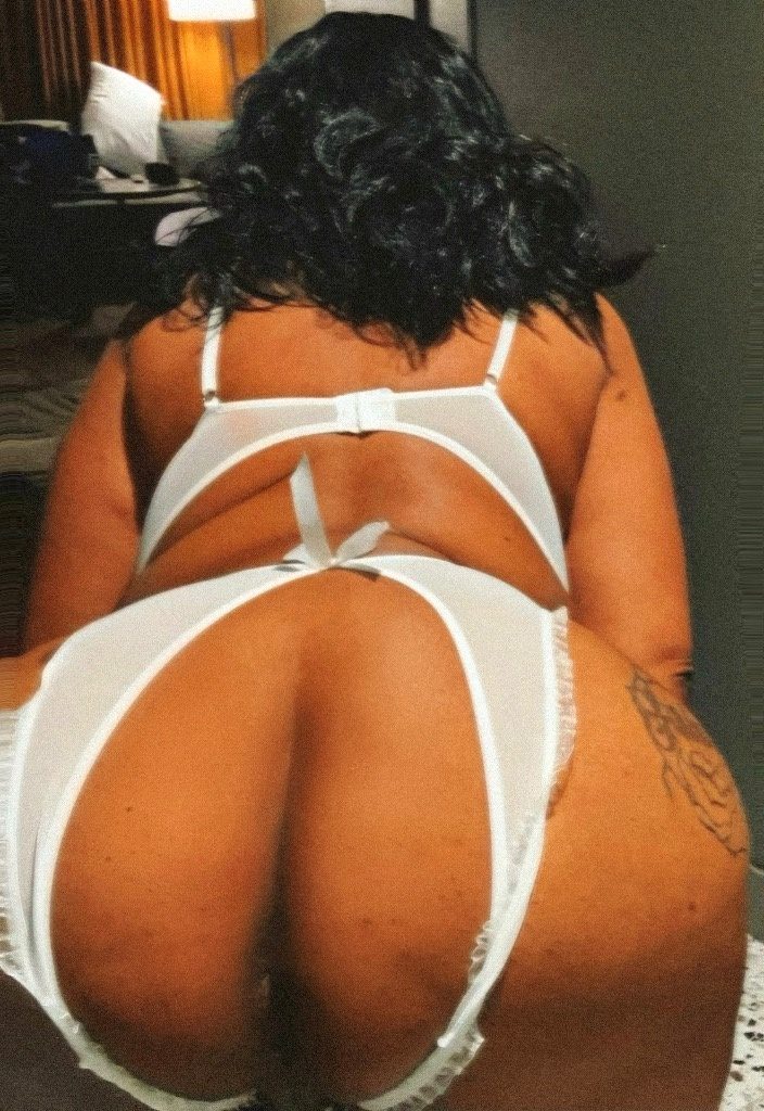 Discrete companion, 33 — OUTCALLS ONLY AND ALL SURROUNDING AREAS WILLING TO TRAVEL