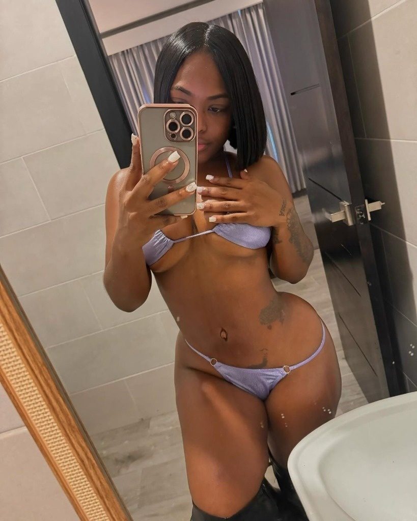 Discrete companion, 40 — 📲|text for rates and location 😘
