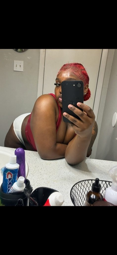 Discrete companion, 20 — Incall Collage St