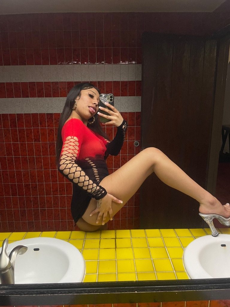 Discrete companion, 19 — All  outcalls incalls Glendale, Calabasas, woodlands hills, Van Nuys, nort…