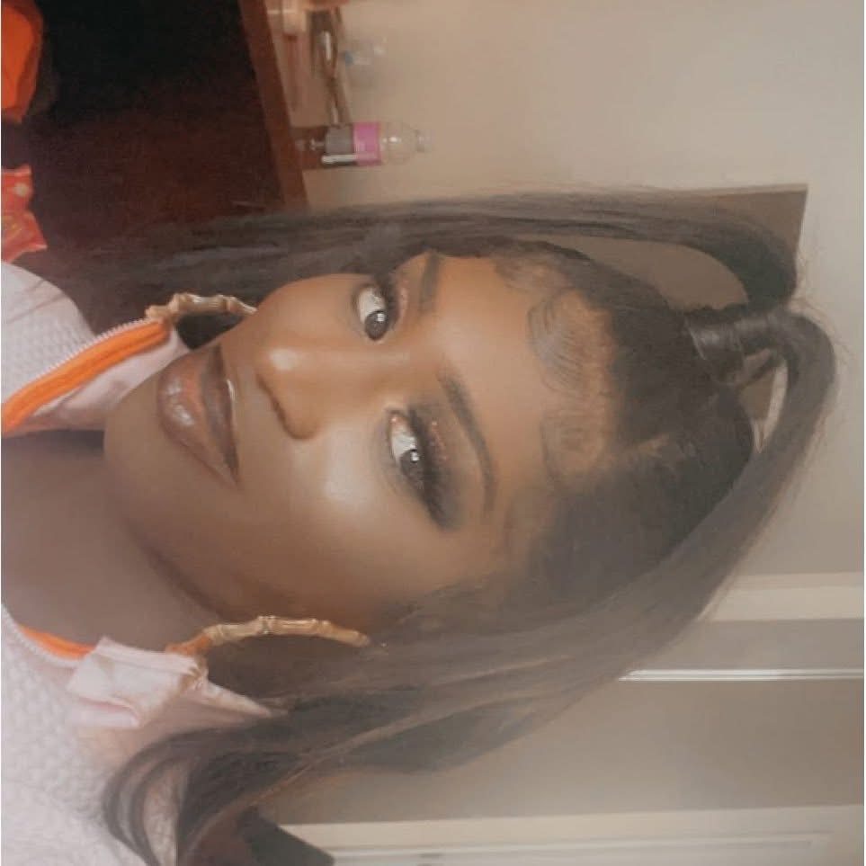 Discrete companion, 24 — Host In queens